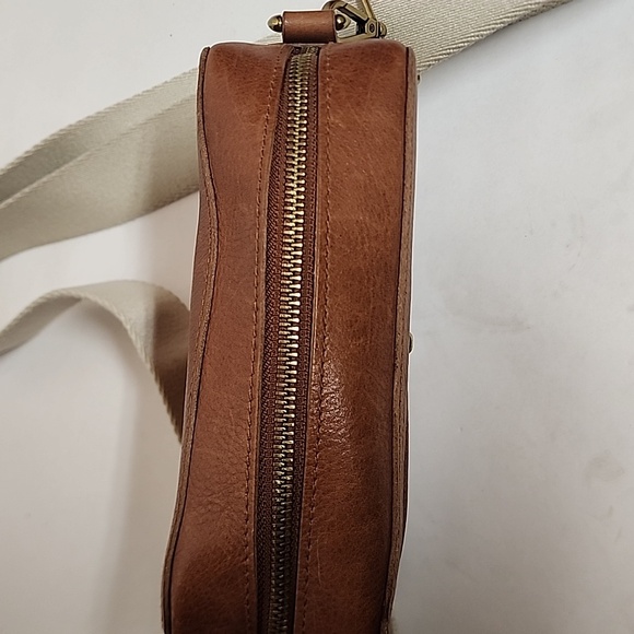 Madewell Brown Leather Transport Crossbody Camera Bag With Adjustable Strap - Picture 4 of 13